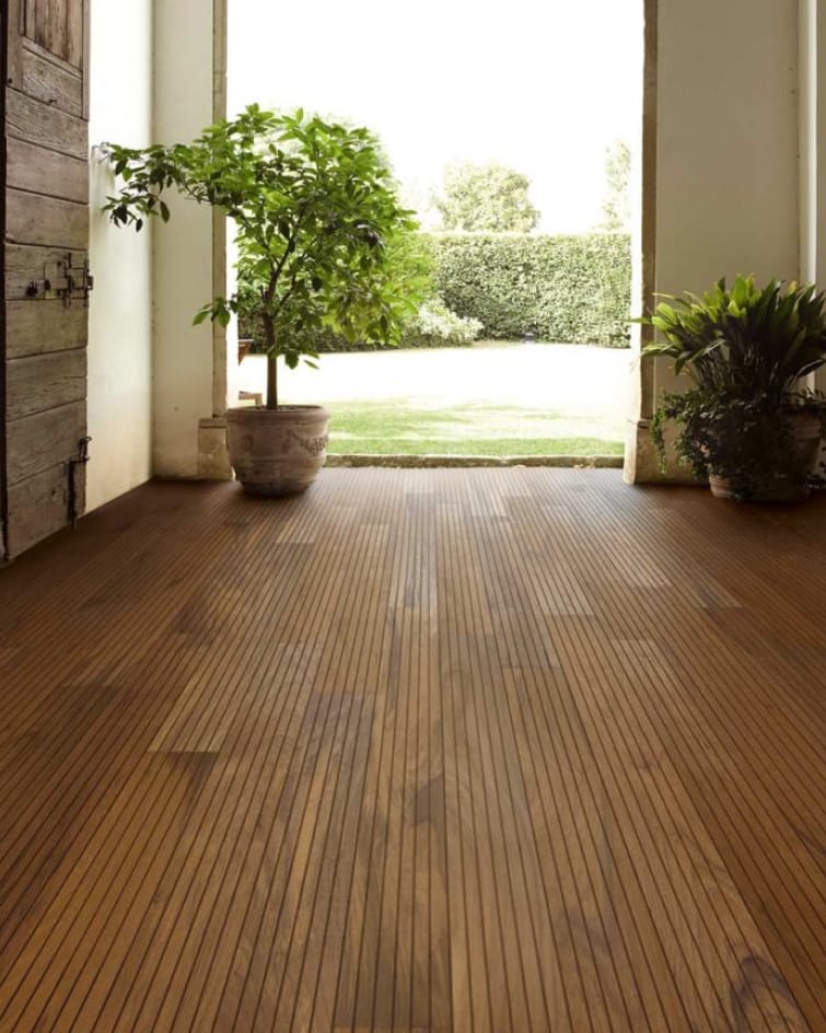 Parquet design dans un salon contemporain