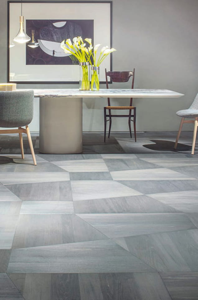 Vue d’ensemble d’un parquet dans une grande pièce